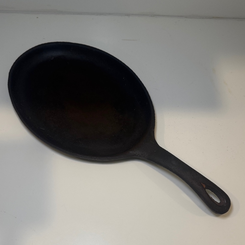 Black Oval Cast Iron Skillet Griddle